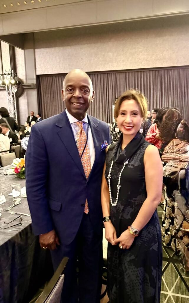 前美国商务部少数族裔企业发展局局长 Ronald Langston