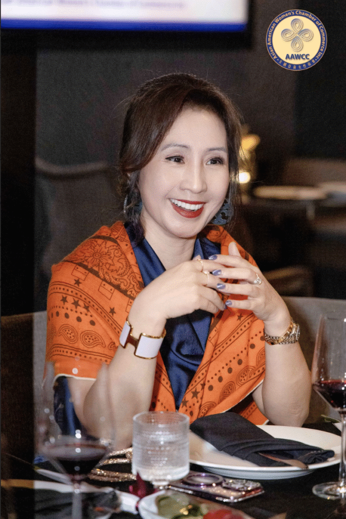 AAWCC首届圆桌晚宴现场 与会者交流