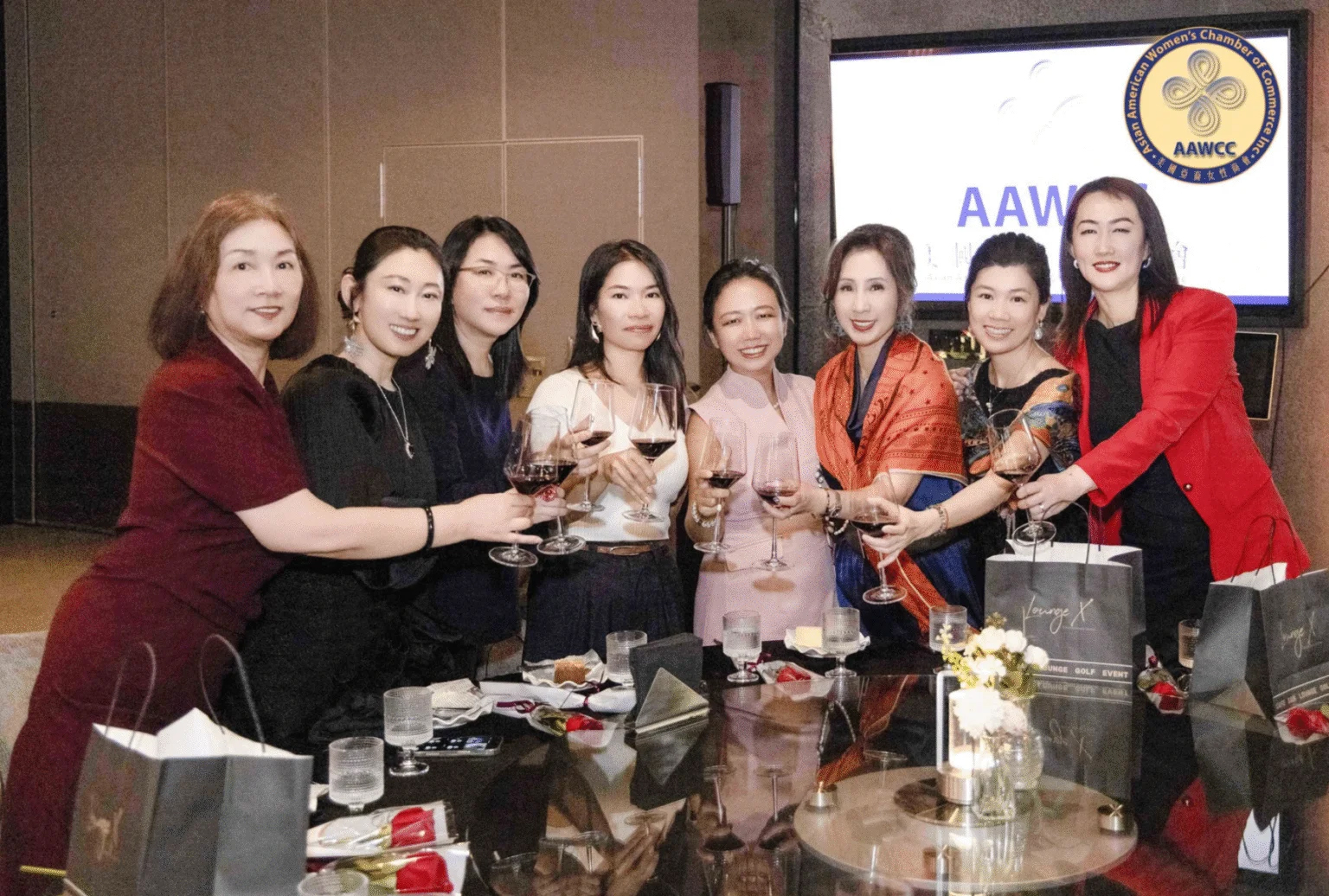 AAWCC roundtable dinner group photo connection and community