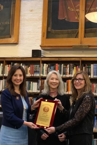 AAWCC NY event gallery photo 725 — Asian American Women's Chamber of Commerce New York